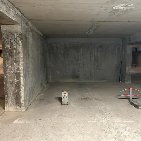 Doux Crepuscule - Au Bord Des Pistes - Parking *